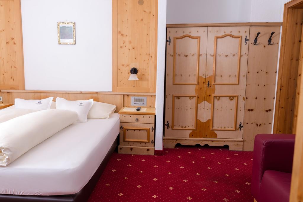 Hotel Tirolerhof Serfaus Exterior photo